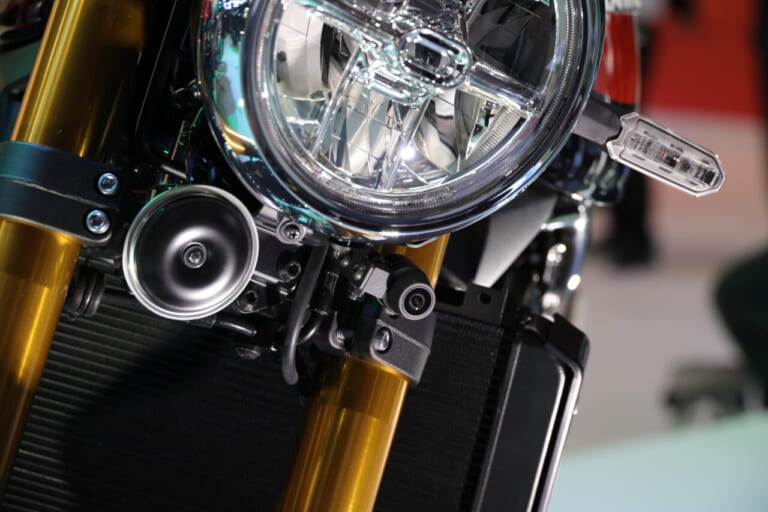 カワサキ｜Z900RS SE｜2026年モデル｜【世界初公開】カワサキ新型「Z900RS」登場！ 火の玉「SE」はドラレコ装備、RSはライポジも変わったが優れたデザインは不変