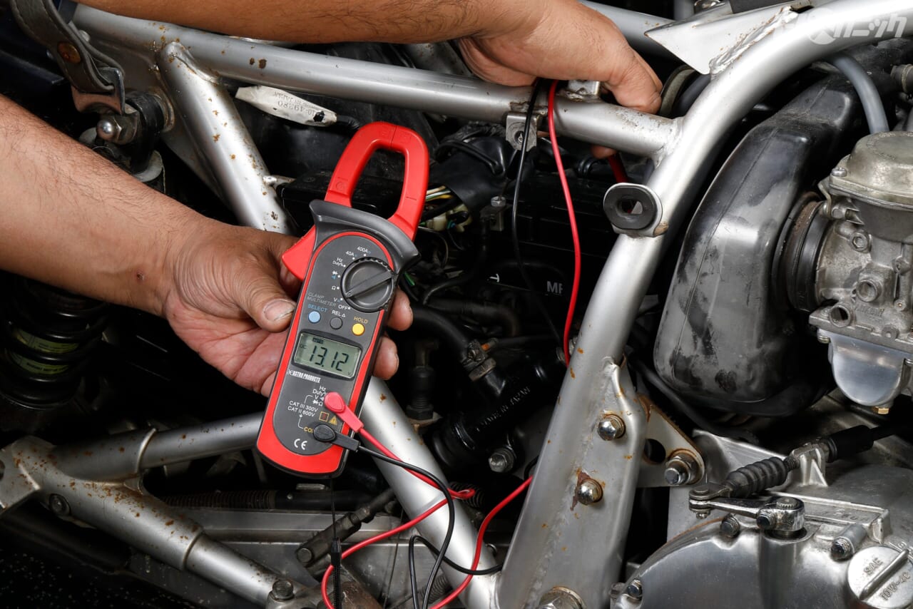 |長期放置車のエンジン始動直後に必ず確認しておきたい“電気系の稼働状況”〈GSX1100Sカタナ〉