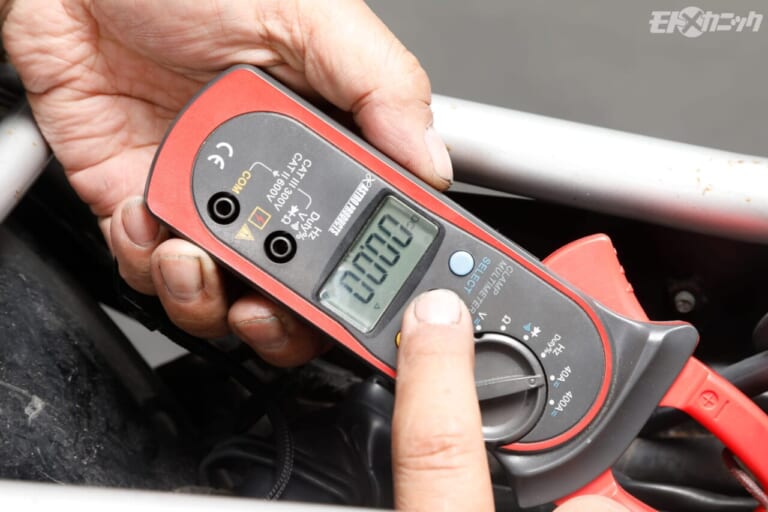 サーキットテスター|リセット|長期放置車のエンジン始動直後に必ず確認しておきたい“電気系の稼働状況”〈GSX1100Sカタナ〉