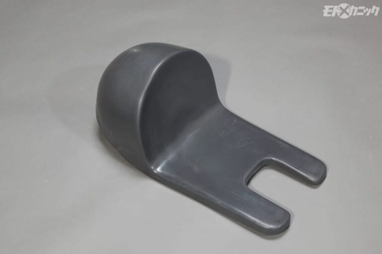 モトジョイ｜ホンダCB350/450用シートカウル｜ノーマルでもカスタムでもユーザーの望み通り。モトジョイの新たな絶版車販売スタイルが好評