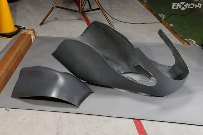 モトジョイ｜カワサキH1Rレプリカ用フルカウル｜ノーマルでもカスタムでもユーザーの望み通り。モトジョイの新たな絶版車販売スタイルが好評