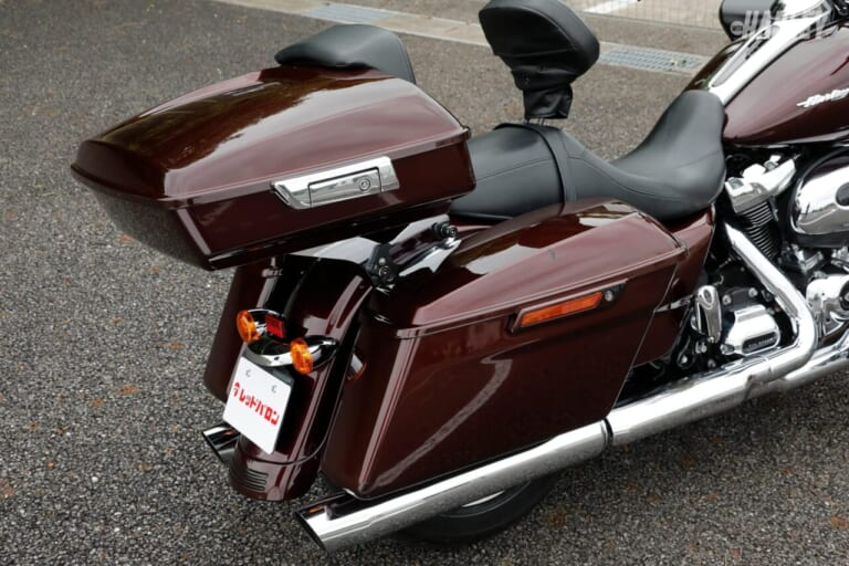 ハーレーダビッドソン｜FLTRX Road Glide｜可動式バックレスト｜店舗力と整備力で中古車品質向上! レッドバロンならハーレーダビッドソンも大安心〈2018 FLTRXロードグライド〉