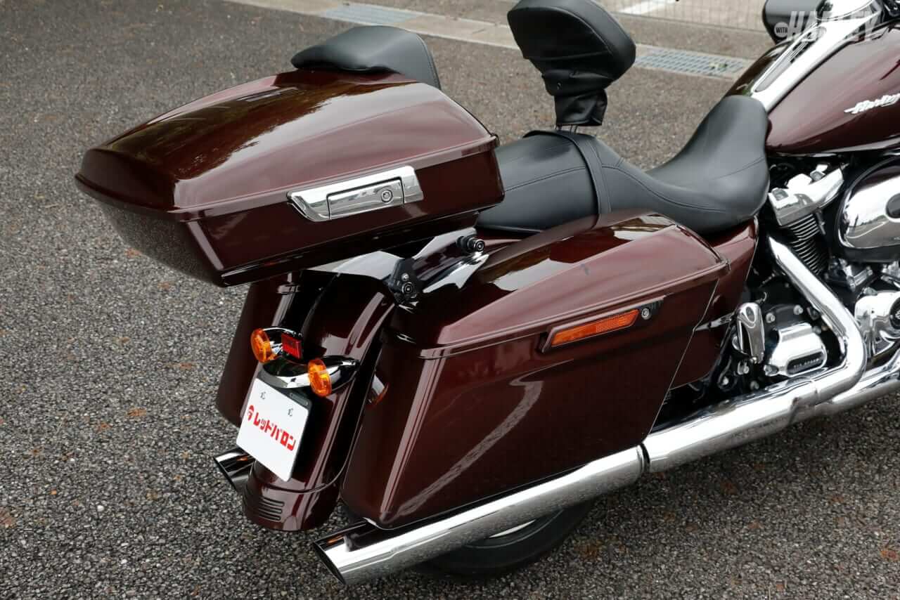 ハーレーダビッドソン｜FLTRX Road Glide｜可動式バックレスト｜店舗力と整備力で中古車品質向上! レッドバロンならハーレーダビッドソンも大安心〈2018 FLTRXロードグライド〉