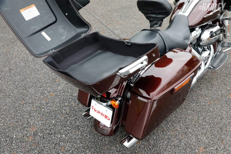ハーレーダビッドソン｜FLTRX Road Glide｜可動式バックレスト｜店舗力と整備力で中古車品質向上! レッドバロンならハーレーダビッドソンも大安心〈2018 FLTRXロードグライド〉