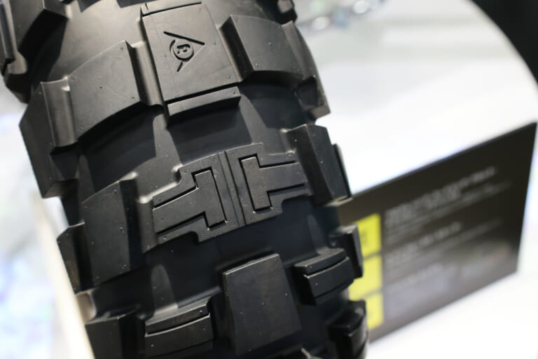 ダンロップ｜アグレッシブアドベンチャータイヤ｜ジャパンモビリティショー2025｜【モビショーで初公開】アドベンチャーバイク専用のダンロップ製ごっついタイヤはここが違う！