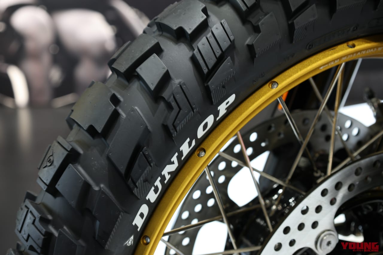 ｜【モビショーで初公開】アドベンチャーバイク専用のダンロップ製ごっついタイヤはここが違う！