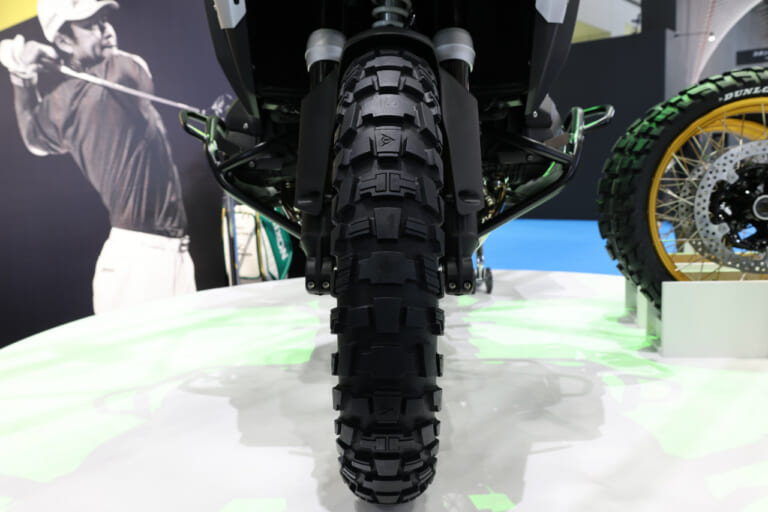 ダンロップ｜アグレッシブアドベンチャータイヤ｜ジャパンモビリティショー2025｜【モビショーで初公開】アドベンチャーバイク専用のダンロップ製ごっついタイヤはここが違う！