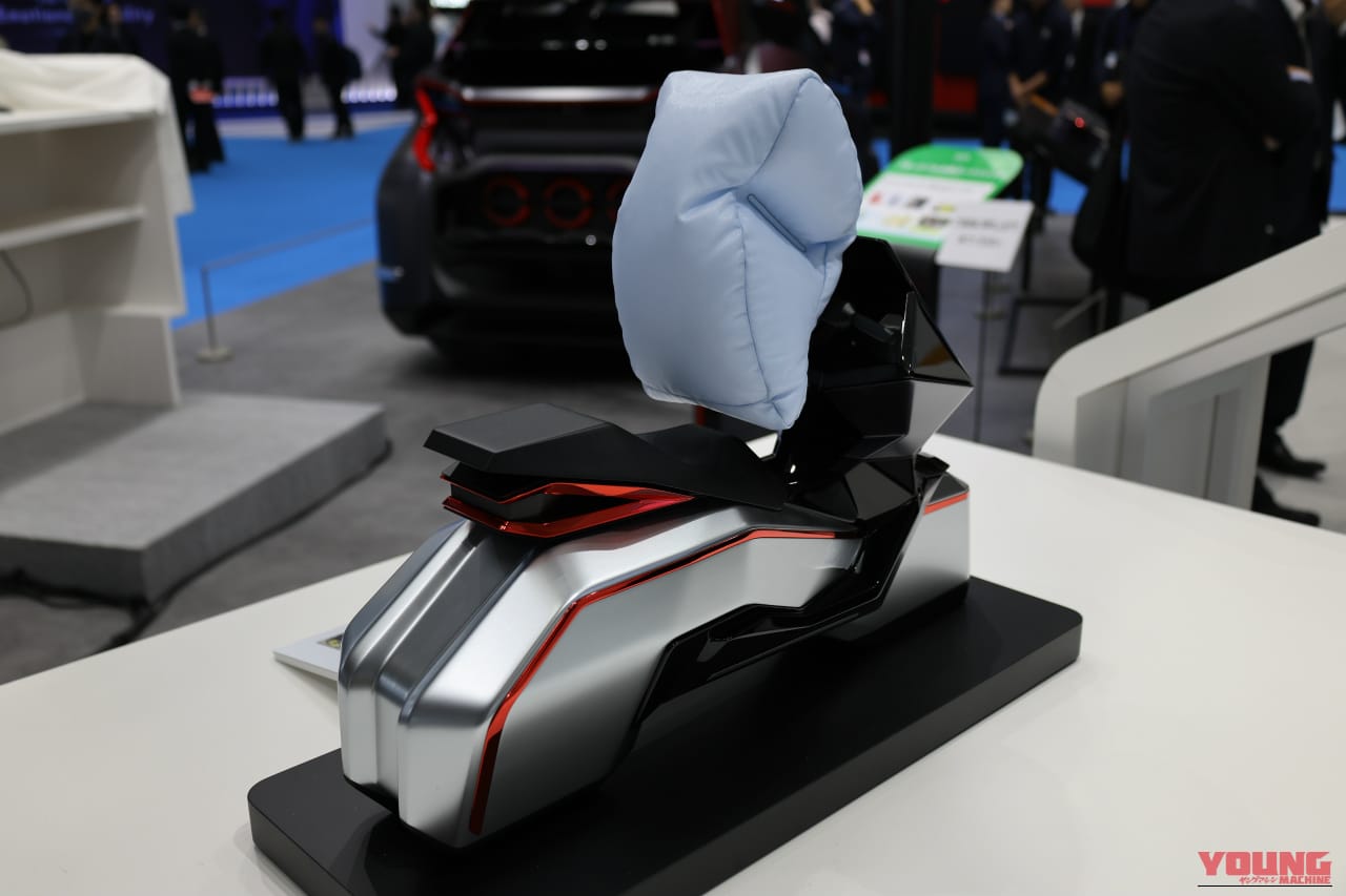 ジャパンモビリティショー2025｜豊田合成｜【モビショー】オートバイにエアバッグを搭載する時代がついに来た!? 実車で衝突試験も実施中！