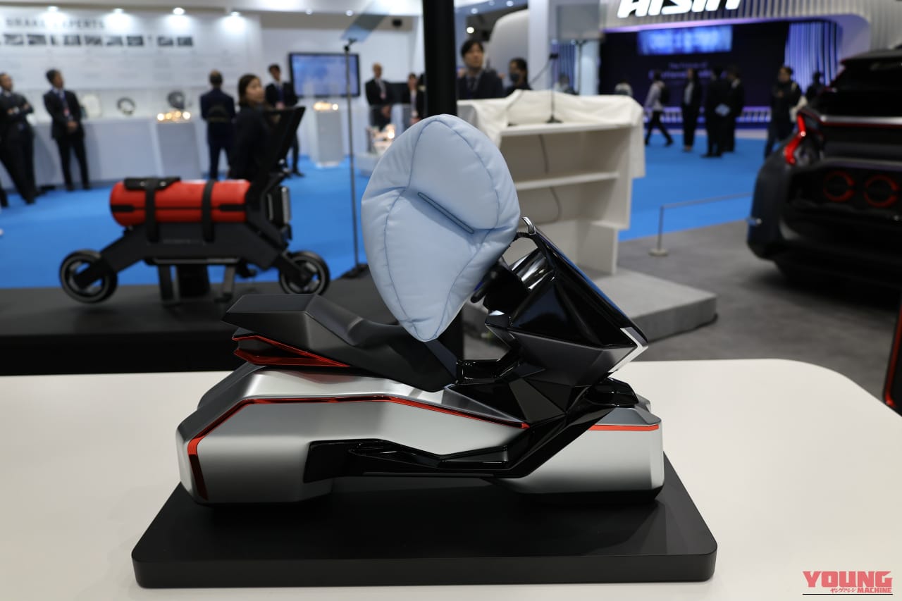 ジャパンモビリティショー2025|豊田合成|【モビショー】オートバイにエアバッグを搭載する時代がついに来た!? 実車で衝突試験も実施中!