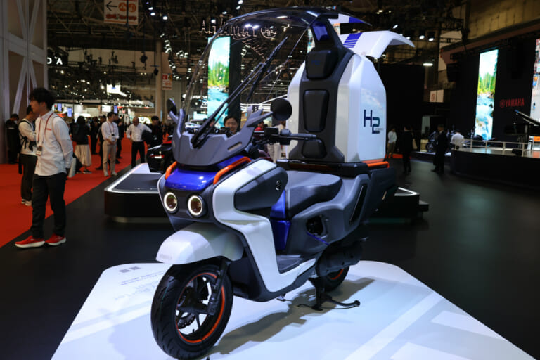 ヤマハ|ジャパンモビリティショー2025|【モビショーで世界初公開】水素を燃やして走れ! ヤマハの水素バイクが秘めた可能性は全ライダーを幸せにする!?