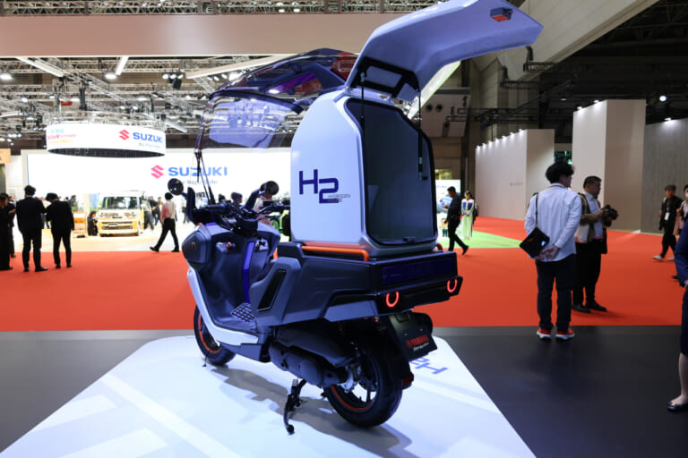 ヤマハ|ジャパンモビリティショー2025|【モビショーで世界初公開】水素を燃やして走れ! ヤマハの水素バイクが秘めた可能性は全ライダーを幸せにする!?