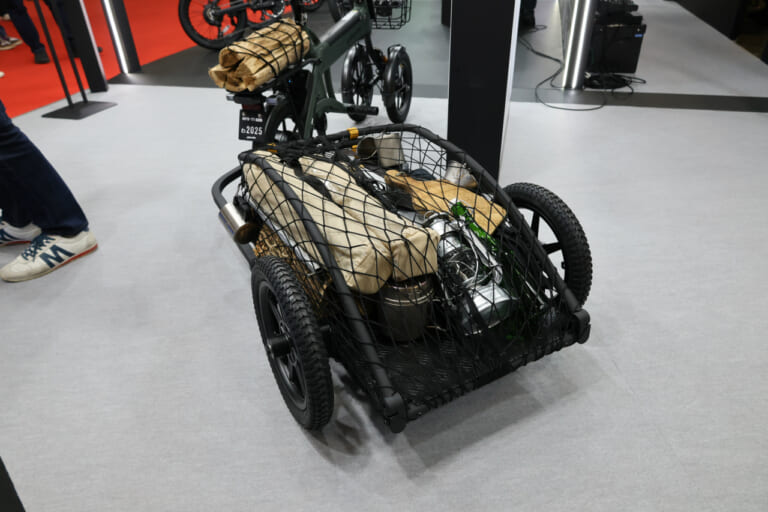 グラフィット｜P.E.T.｜電動原付バイクなのに自転車にもなる?! グラフィットの最新モデル「GFR03」が便利すぎる！【モビショー】