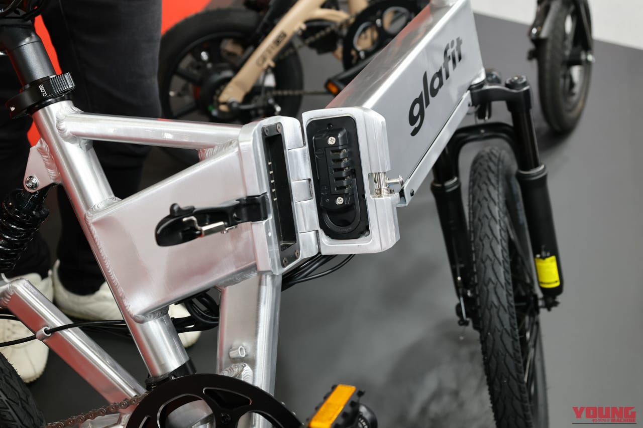 ｜電動原付バイクなのに自転車にもなる?! グラフィットの最新モデル「GFR03」が便利すぎる！【モビショー】