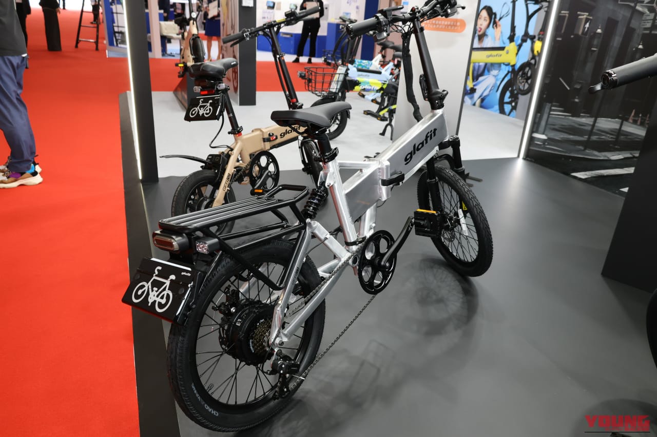 グラフィット｜GFR03｜電動原付バイクなのに自転車にもなる?! グラフィットの最新モデル「GFR03」が便利すぎる！【モビショー】
