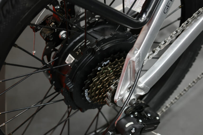 グラフィット|GFR03|電動原付バイクなのに自転車にもなる?! グラフィットの最新モデル「GFR03」が便利すぎる!【モビショー】