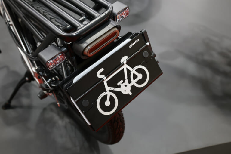 グラフィット|GFR03|電動原付バイクなのに自転車にもなる?! グラフィットの最新モデル「GFR03」が便利すぎる!【モビショー】