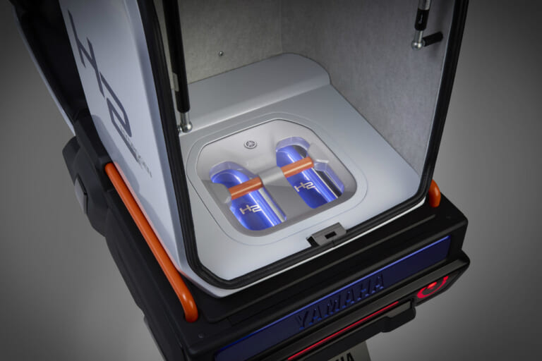 ヤマハ|ジャパンモビリティショー2025|【モビショーで世界初公開】水素を燃やして走れ! ヤマハの水素バイクが秘めた可能性は全ライダーを幸せにする!?