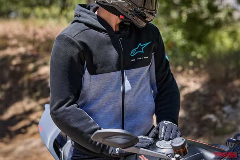 CHROME v2 SPORT HOODIE|【2024-2025 秋冬新作】アルパインスターズの街乗りカジュアルウェア3選! バイクを降りてもお洒落な防寒アイテム