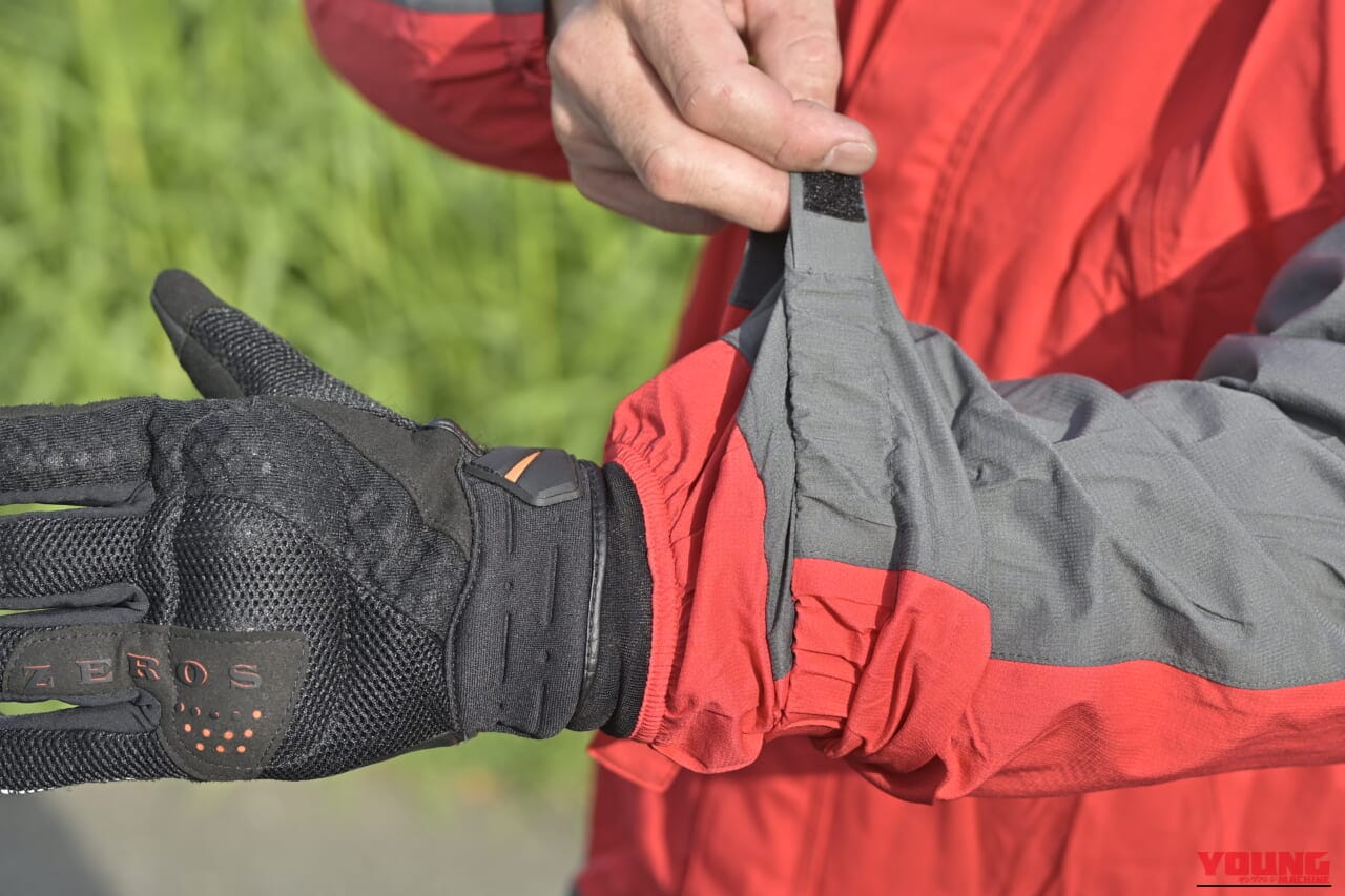 ｜バイク用レインウェアの決定版!? 透湿防水20,000mmと高いストレッチ性を両立したROMのアイテム【5500円で良コスパ】