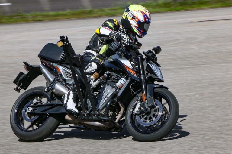 ボッシュ|BOSCH|ABS試乗会|青木宣篤|「転びたくても転べない!」「MotoGPライダーのブレーキ操作を再現!?」ボッシュのABSが30年で物凄い進化をしていた【青木宣篤が解説】