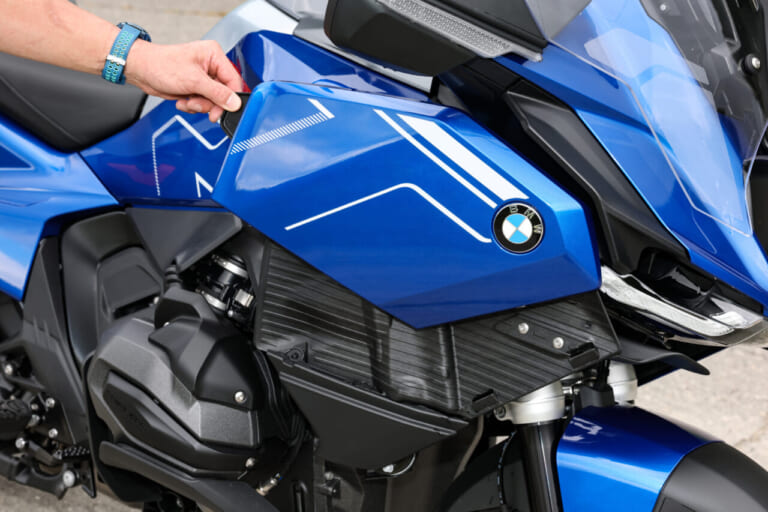 BMW R1300RT｜【NEWモデル試乗】贅沢ツアラー | BMW R1300RT「旅がラクなだけでなく、より走りを楽しめるようになった」