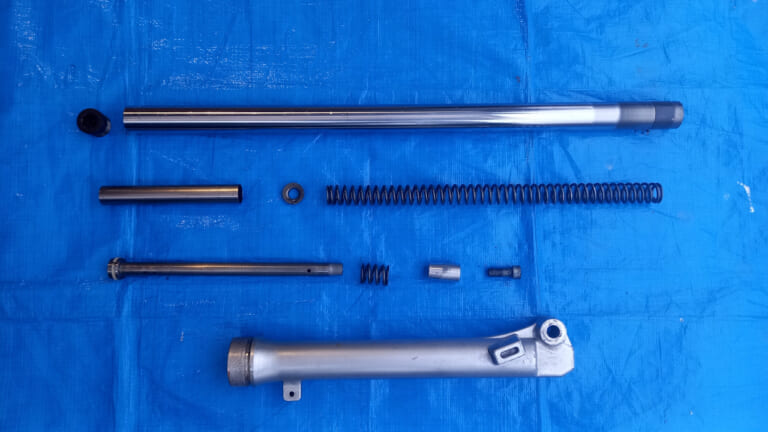 【禁断実験レポ】走ってみて納得! "フォークオイル無し"フロントフォークの恐怖|【禁断実験レポ】走ってみて納得! “フォークオイル無し”フロントフォークの恐怖