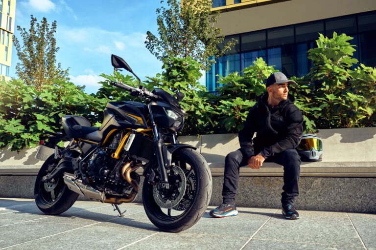 カワサキ|Z650S|欧州仕様|2026年モデル|カワサキ新型「Z650 S」初登場! 最新3眼ヘッドライト採用、ライディングポジションも最適化【海外】