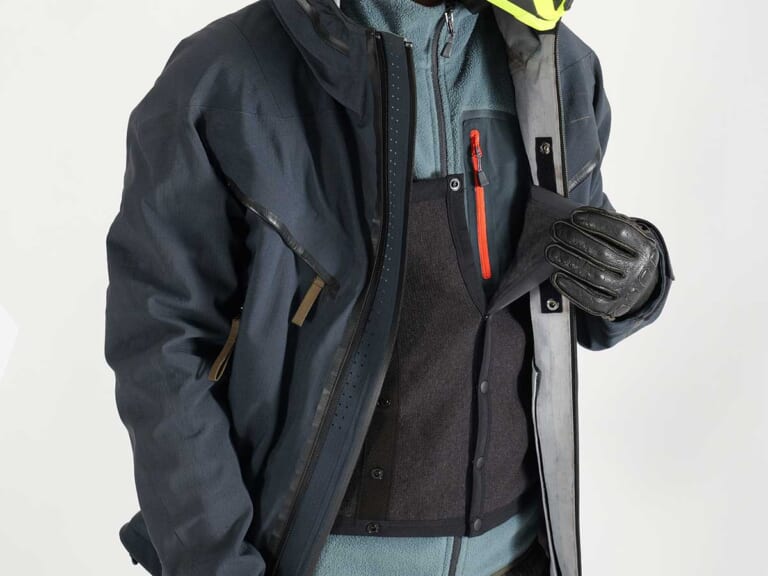 DOPPELGANGER DMA644L-BK｜【ドッペルギャンガー×ワシオ】冬ライダーのお腹を守る「もちはだライダース腹巻きロング」が機能的すぎる【ジャケットを脱がずに着脱可能】