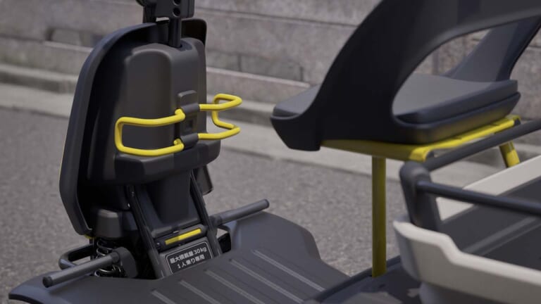 スズキ|ジャパンモビリティショー|スズキ「スズライド2」が示す、特定原付の「安全性」と「実用性」のバランス【常識をブチ破る4輪電動モビリティ】