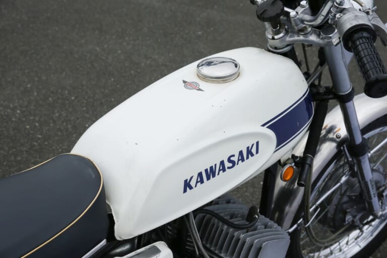 KAWASAKI 500-SS MACH III｜世界最速を目指したカワサキ車の原点：カワサキMACH III / IV【1969～1975】