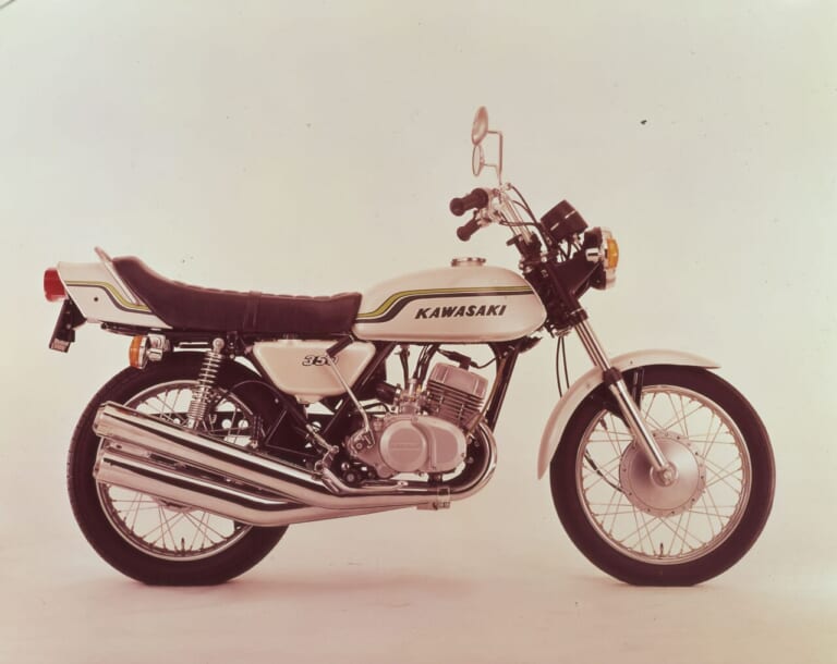 KAWASAKI 350-SS｜カワサキMACH III / IV【1969～1975】開発史：事業撤退の検討から存続、そして成功へ