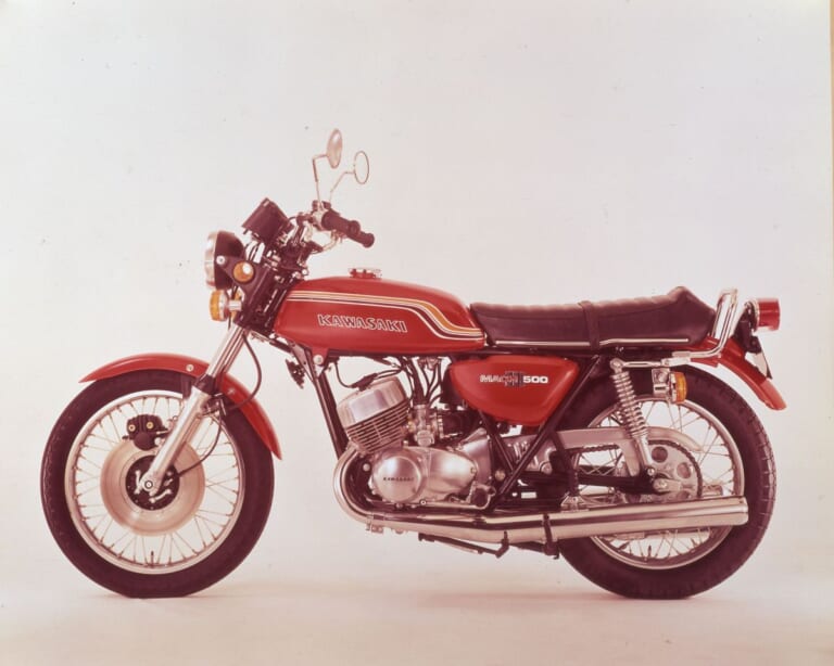 KAWASAKI 500-SS MACH III｜カワサキMACHシリーズ【1969～1975】：鮮烈な印象を放った名2スト車の系譜