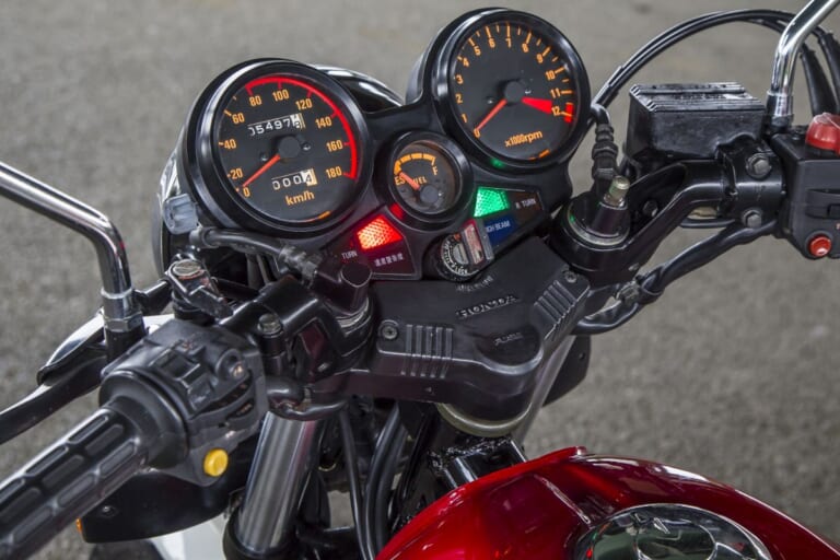 HONDA CBX400F｜【昭和名車】ホンダ(HONDA)CBX400F【1981～1984】：第二世代の400ccフォアで激戦区の王座を奪還