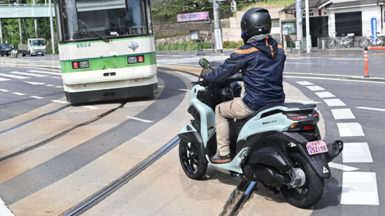 【異次元の安定感と制動力で街乗り最強！？】ヤマハ　トリシティ125 2025モデル試乗レポート