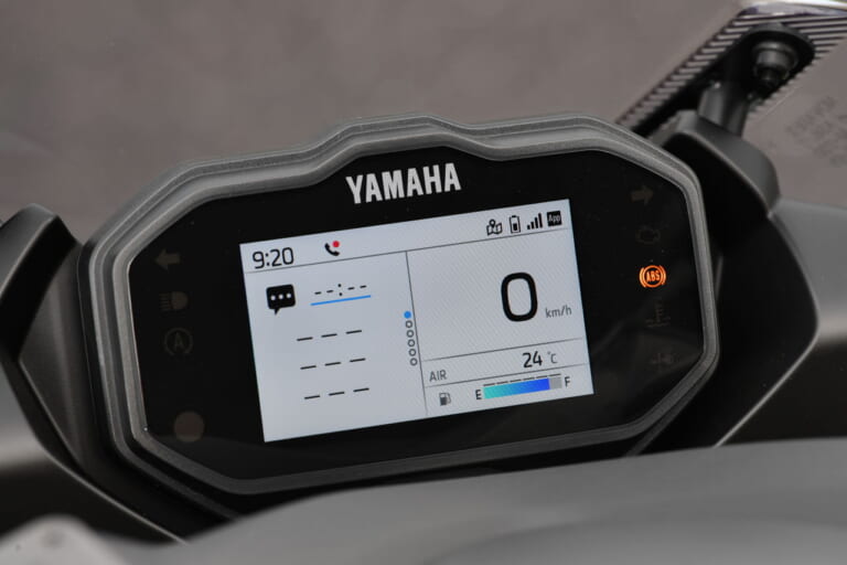 ヤマハ｜トリシティ125｜試乗インプレッション｜【異次元の安定感と制動力で街乗り最強！？】ヤマハ　トリシティ125 2025モデル試乗レポート