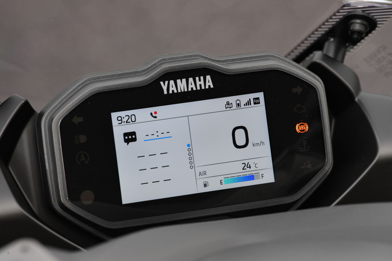 ヤマハ｜トリシティ125｜試乗インプレッション｜【異次元の安定感と制動力で街乗り最強！？】ヤマハ　トリシティ125 2025モデル試乗レポート