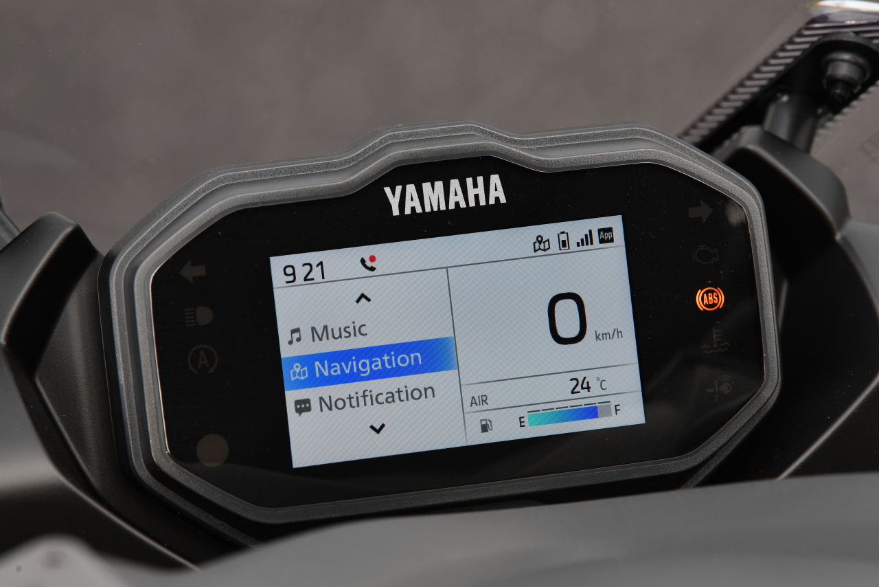 ヤマハ｜トリシティ125｜試乗インプレッション｜【異次元の安定感と制動力で街乗り最強！？】ヤマハ　トリシティ125 2025モデル試乗レポート