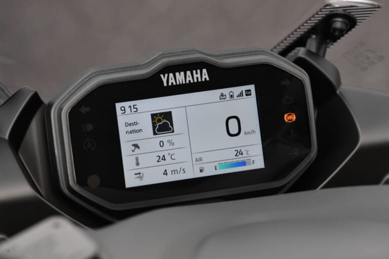 ヤマハ｜トリシティ125｜試乗インプレッション｜【異次元の安定感と制動力で街乗り最強！？】ヤマハ　トリシティ125 2025モデル試乗レポート