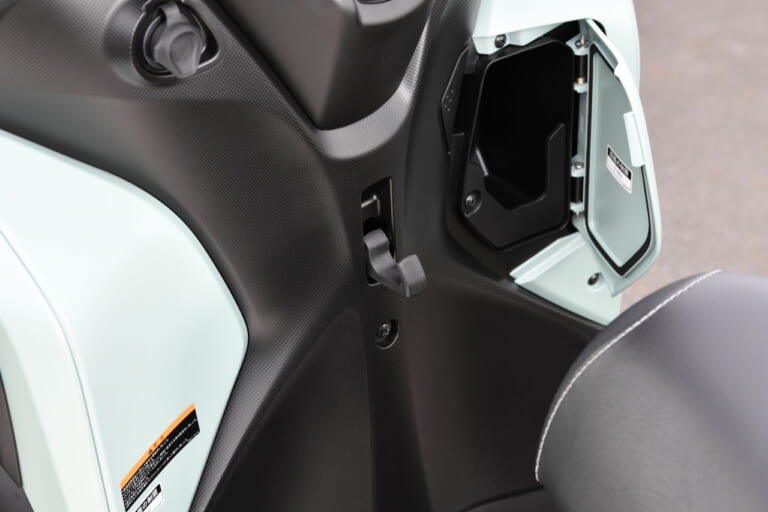 ヤマハ｜トリシティ125｜試乗インプレッション｜【異次元の安定感と制動力で街乗り最強！？】ヤマハ　トリシティ125 2025モデル試乗レポート