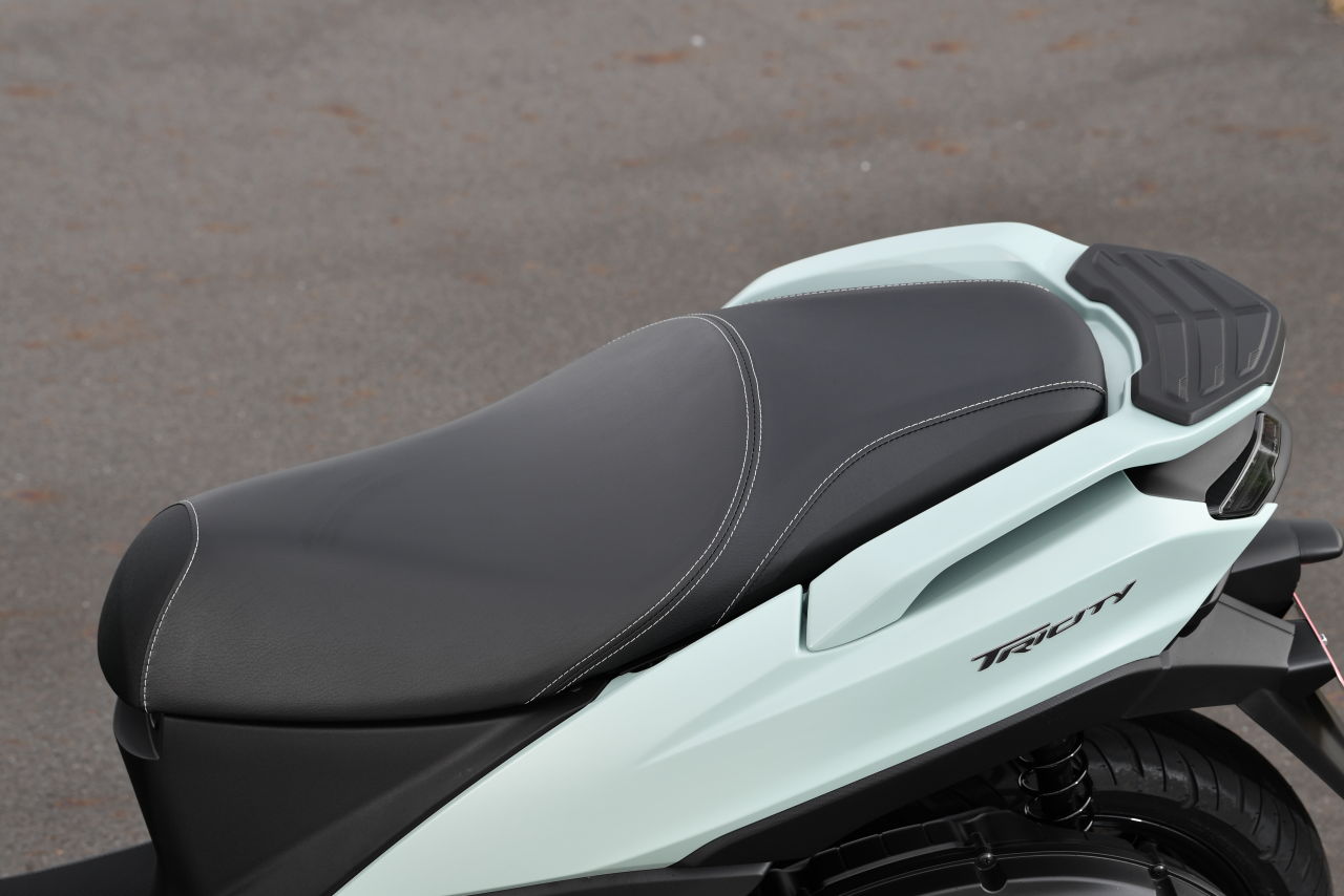 ヤマハ｜トリシティ125｜試乗インプレッション｜【異次元の安定感と制動力で街乗り最強！？】ヤマハ　トリシティ125 2025モデル試乗レポート