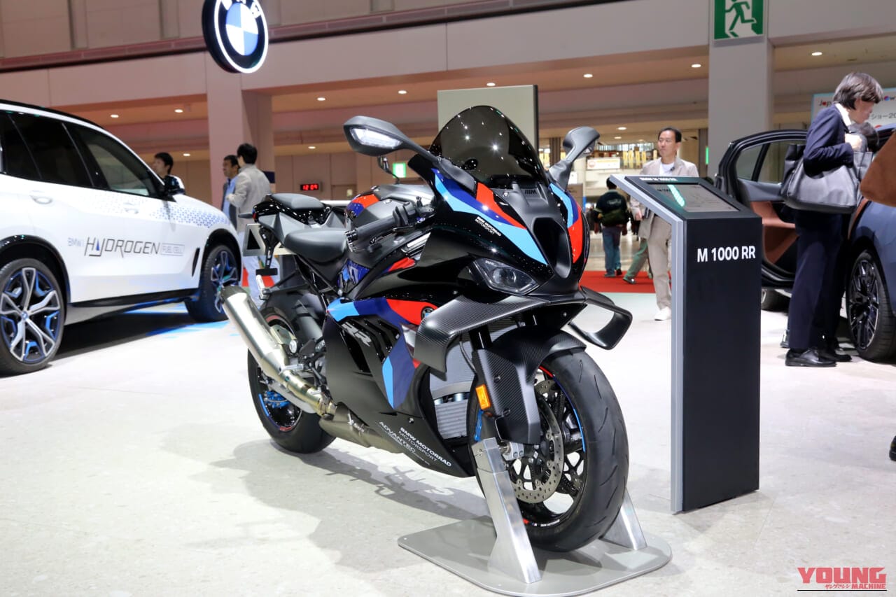 BMW｜ジャパンモビリティショー2025｜【モビショー】BMWブースは二輪車も注目!! WorldSBKを制したM1000RRと完全電動の次世代モビリティCE02が登場