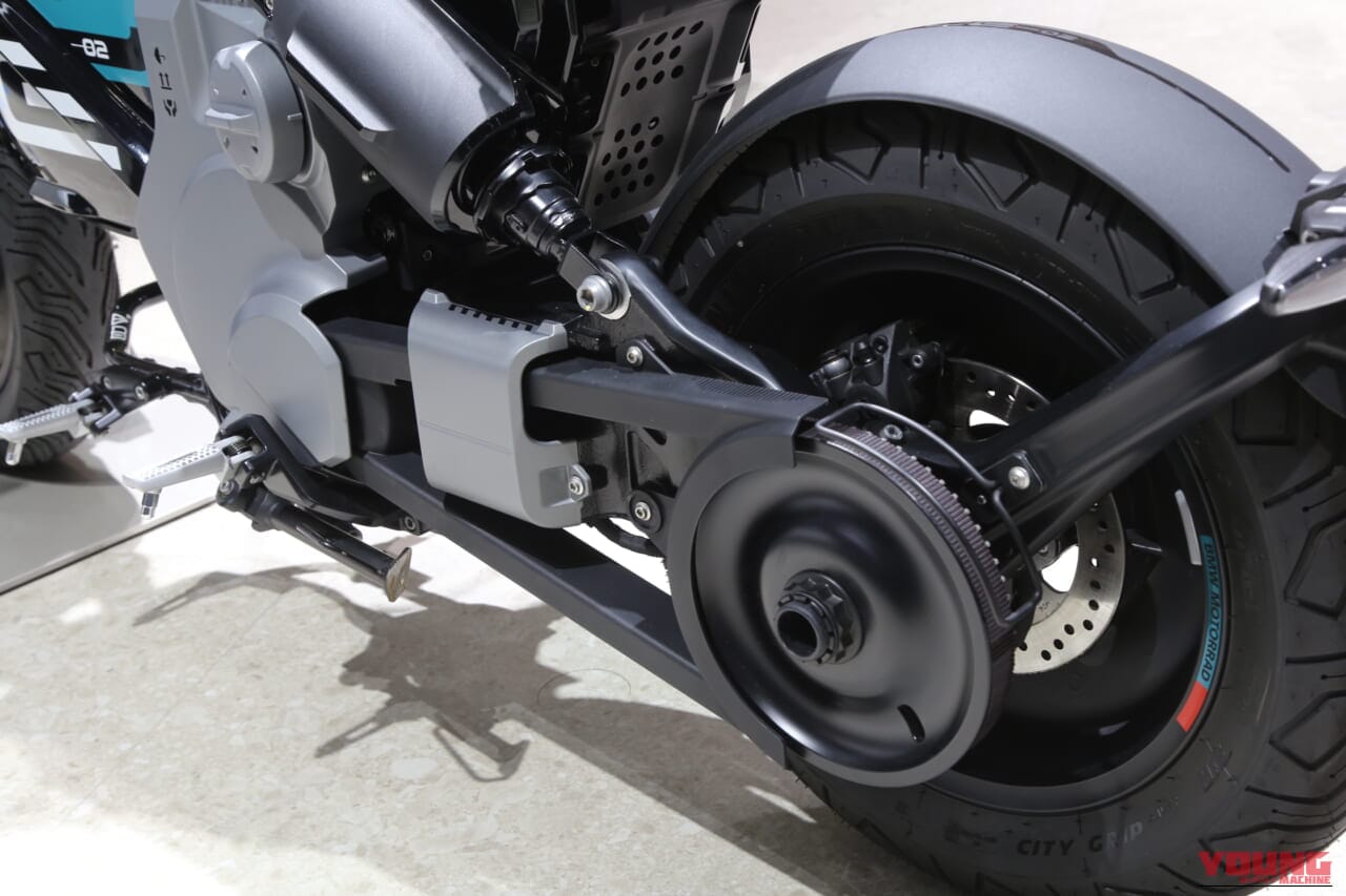 BMW|ジャパンモビリティショー2025|【モビショー】BMWブースは二輪車も注目!! WorldSBKを制したM1000RRと完全電動の次世代モビリティCE02が登場