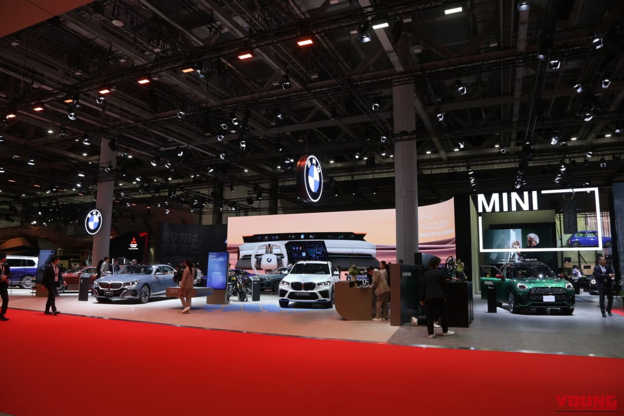 BMW|ジャパンモビリティショー2025|【モビショー】BMWブースは二輪車も注目!! WorldSBKを制したM1000RRと完全電動の次世代モビリティCE02が登場