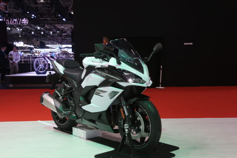 カワサキ|ジャパンモビリティショー2025|【モビショー】60周年を迎える「W」に世界初公開のニューモデル、そして次世代モビリティ…カワサキブースは実に熱かった!!