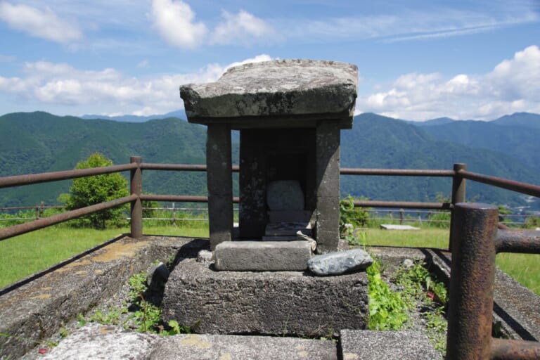 R1300GSで西丹沢｜BMW R1300GSで秘境探訪 〜青き空、碧き大地の西丹沢を走る〜