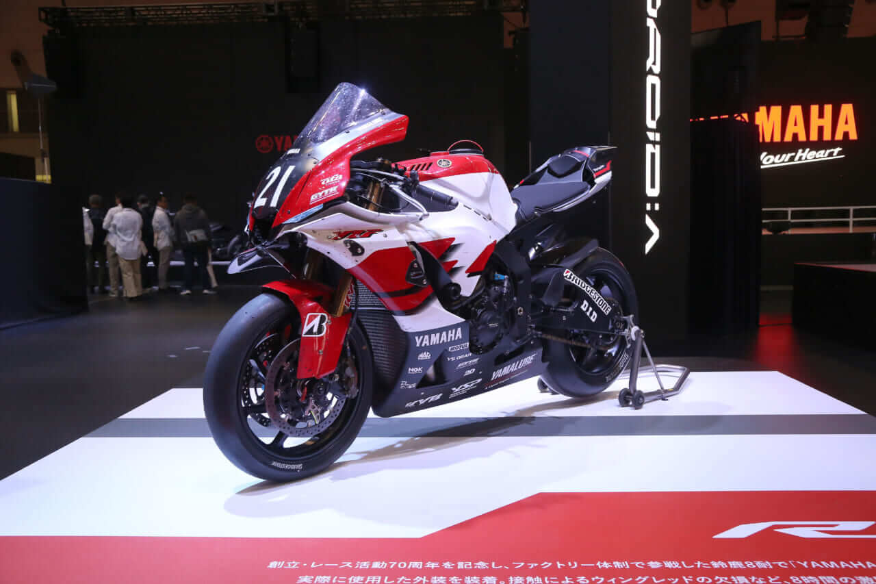 ヤマハ|ジャパンモビリティショー|【モビショー】自立する二輪車MOTOROiDにハイブリッドEVバイク、そして水素…ヤマハブースも目が離せない!!