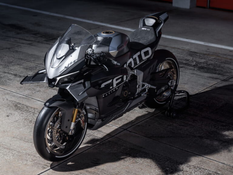 CFMOTO|V4 SR-RR|この羽根、動くぞ!! CFMOTOが「V4 SR-RRプロトタイプ」を発表、2026年に生産開始へ!【EICMA】