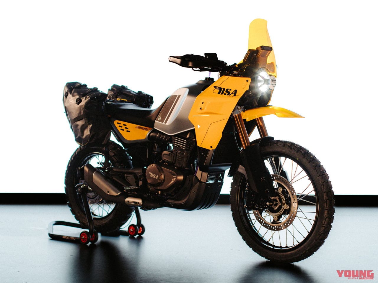 BSA｜サンダーボルト｜普通二輪免許で乗れるBSA！ 新型アドベンチャー「サンダーボルト」は水冷単気筒に左右非対称デザインを採用【EICMA】