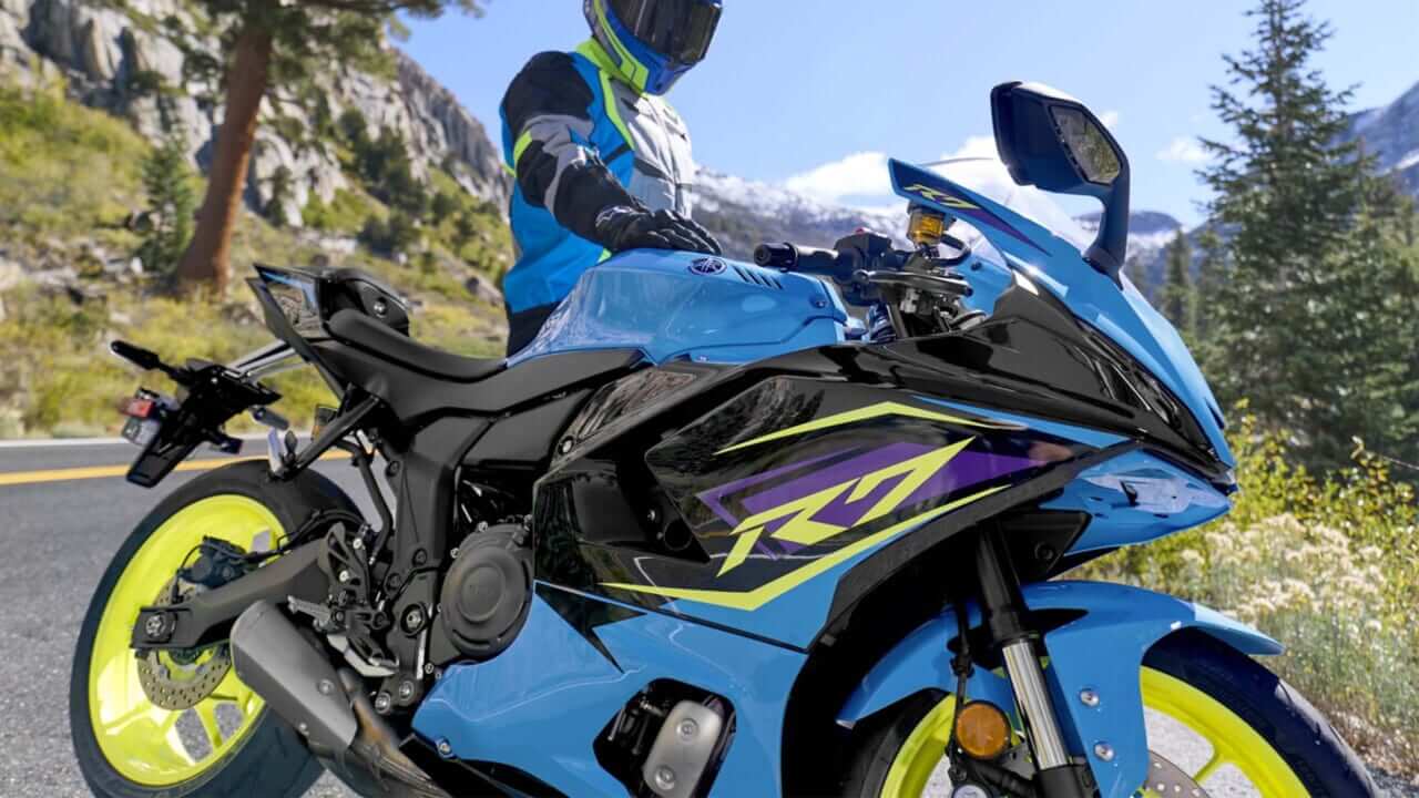 アメリカンな独自カラー! ヤマハ新型「YZF-R7」が北米でも発表、70周年記念カラーと合わせて全4色ラインナップ