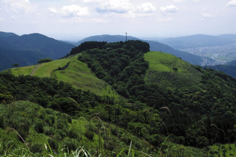 R1300GSで西丹沢｜BMW R1300GSで秘境探訪 〜青き空、碧き大地の西丹沢を走る〜